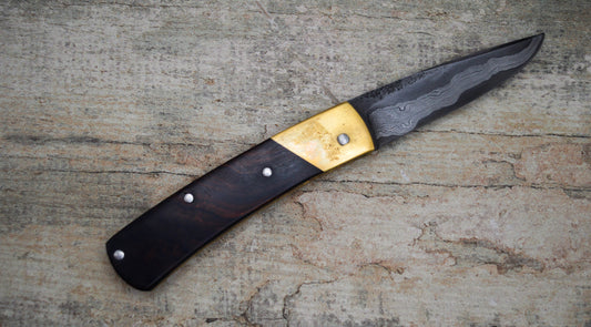 Hand-forged slipjoint folding knife / Pattern-welded Go-Mai Damascus blade / UK Legal / Antiqued Brass & Desert Ironwood Handle
