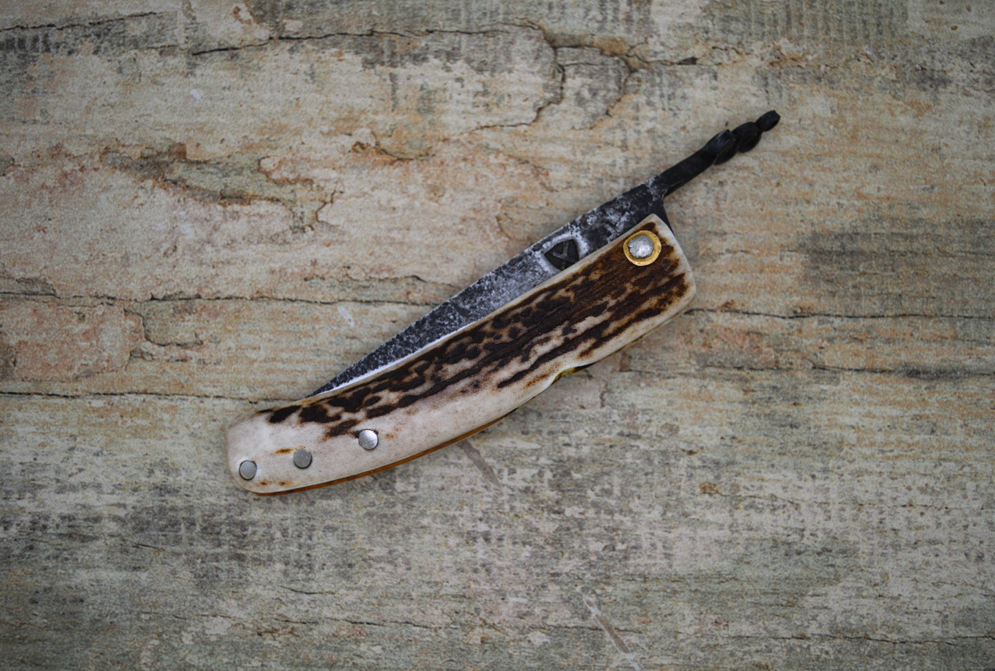 Primitive Mountain Man Friction Folder / Stag and Amboyna Burl handle / UK Legal Carry