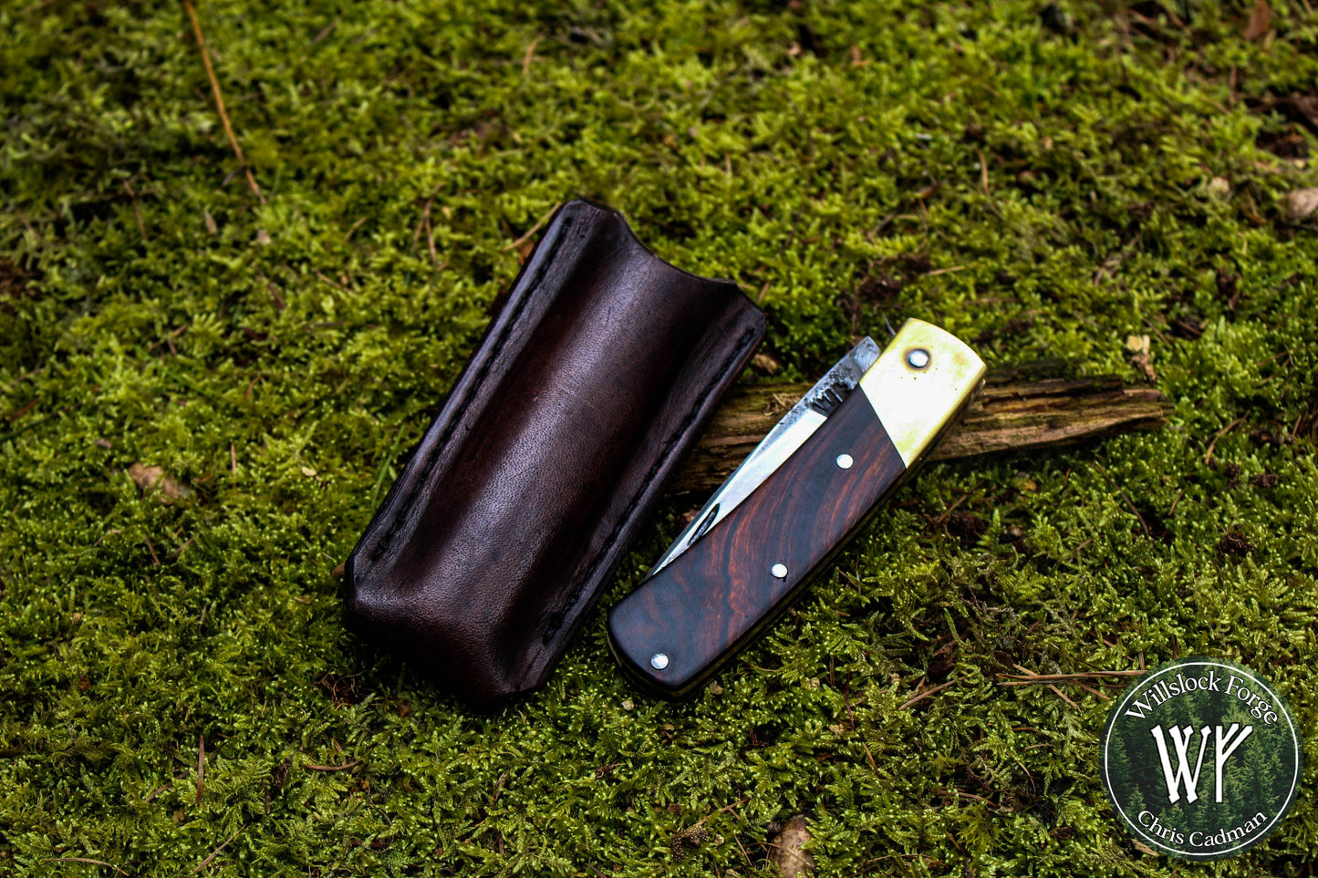 Hand-forged slipjoint folding knife / Pattern-welded Go-Mai Damascus blade / UK Legal / Antiqued Brass & Desert Ironwood Handle