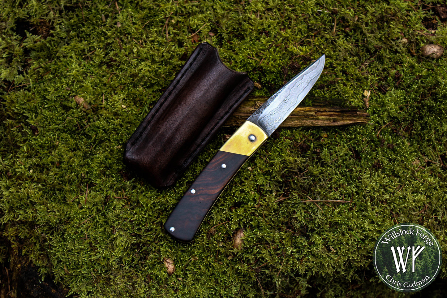 Hand-forged slipjoint folding knife / Pattern-welded Go-Mai Damascus blade / UK Legal / Antiqued Brass & Desert Ironwood Handle