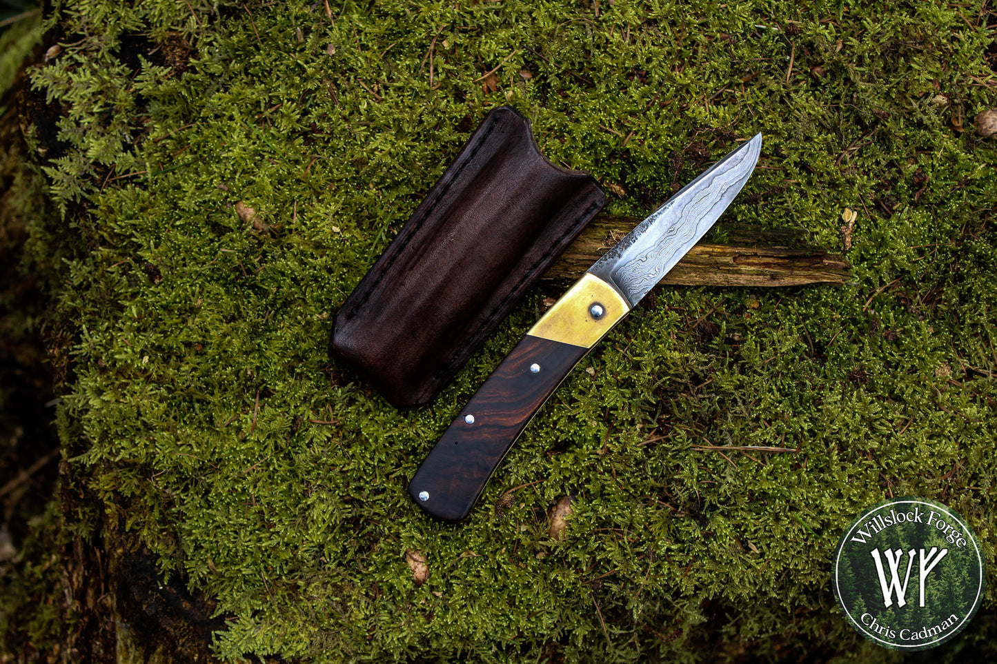 Hand-forged slipjoint folding knife / Pattern-welded Go-Mai Damascus blade / UK Legal / Antiqued Brass & Desert Ironwood Handle