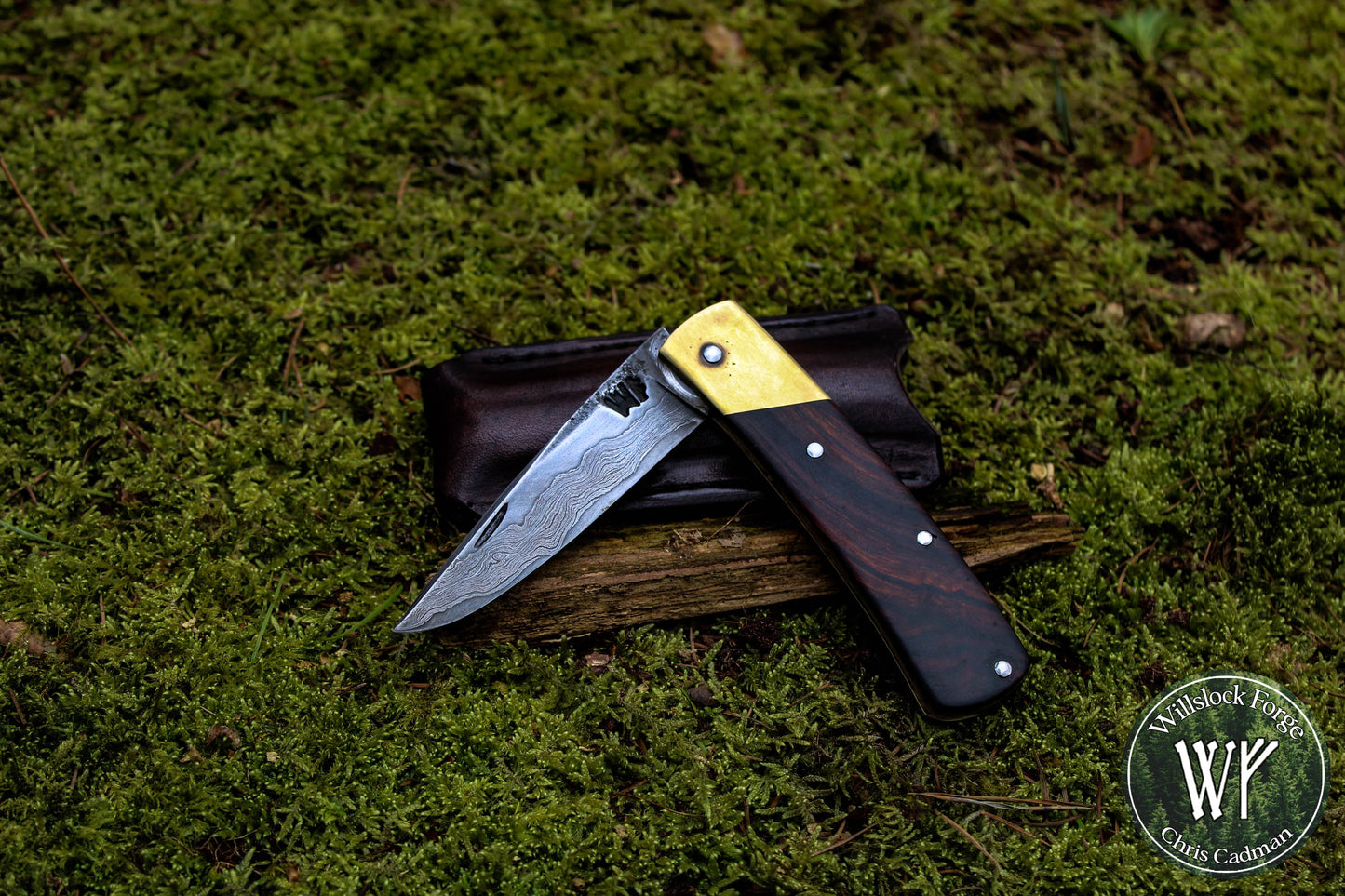 Hand-forged slipjoint folding knife / Pattern-welded Go-Mai Damascus blade / UK Legal / Antiqued Brass & Desert Ironwood Handle