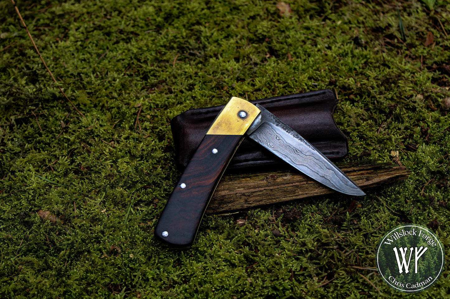 Hand-forged slipjoint folding knife / Pattern-welded Go-Mai Damascus blade / UK Legal / Antiqued Brass & Desert Ironwood Handle