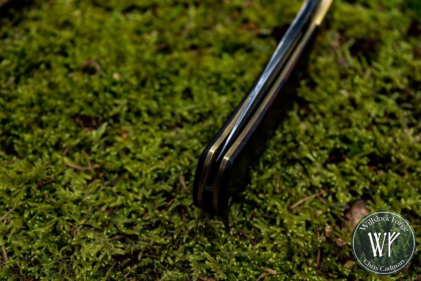 Hand-forged slipjoint folding knife / Pattern-welded Go-Mai Damascus blade / UK Legal / Antiqued Brass & Desert Ironwood Handle