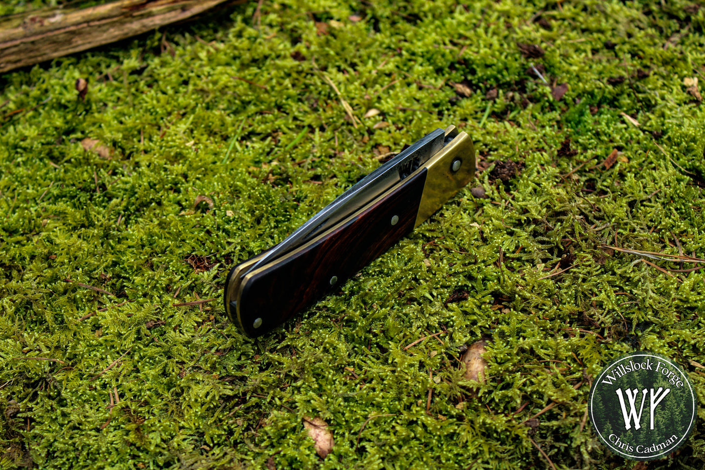 Hand-forged slipjoint folding knife / Pattern-welded Go-Mai Damascus blade / UK Legal / Antiqued Brass & Desert Ironwood Handle