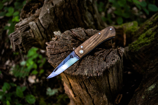 Hand-forged Folding Knife / 1084 Carbon Steel with English Oak / Heavy duty slipjoint / Non-locking UK Legal Carry