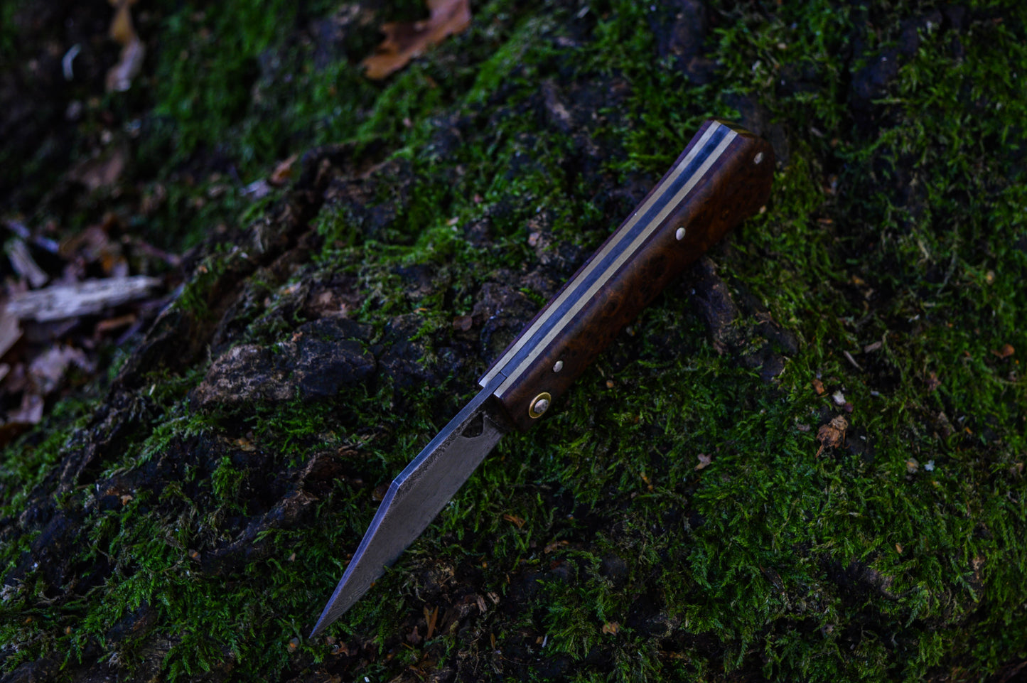 Hand-forged slipjoint folding knife / Pattern-welded Damascus blade / UK Legal / Antiqued Brass & Elm Burl Handle