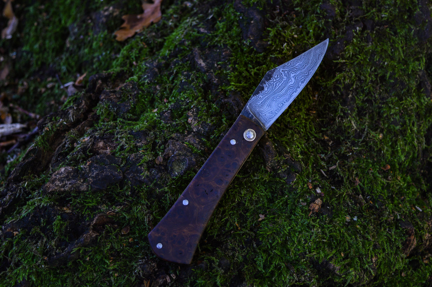 Hand-forged slipjoint folding knife / Pattern-welded Damascus blade / UK Legal / Antiqued Brass & Elm Burl Handle