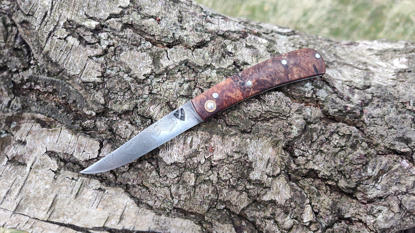 Hand-forged Folding Knife / Pattern-welded blade / Ash Burl Scales / Non-locking UK Legal Carry