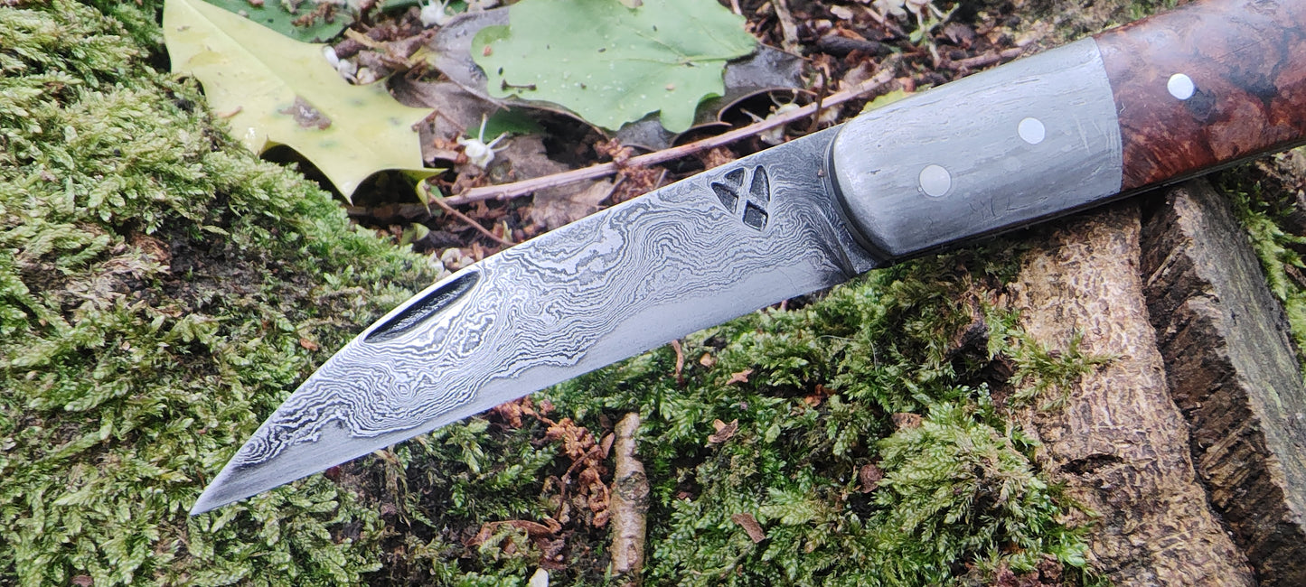 Hand-forged Wharncliffe Slipjoint / Pattern Welded Damascus Blade / Wrought Iron Bolsters and Beech Burl Scales / UK Legal Carry