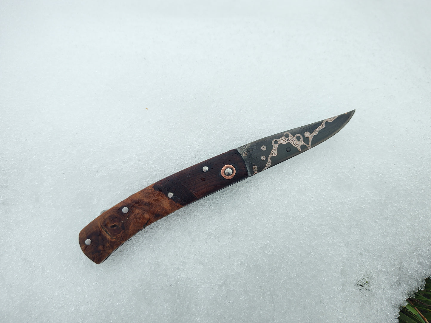 Hand-forged Slipjoint / Raindrop Copper Damascus Blade / Stainless Steel Liners, Bog Yew bolsters & Oak Burl Scales / UK Legal Pocket Knife