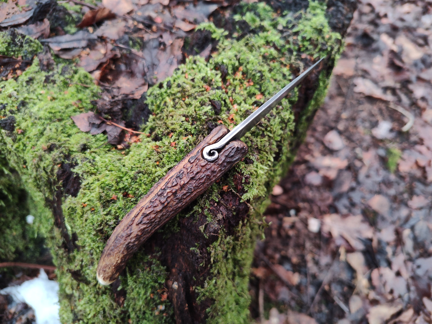 Primitive Mountain Man Friction Folder / Wrought Iron San Mai Blade / Stag handle / UK Legal Carry