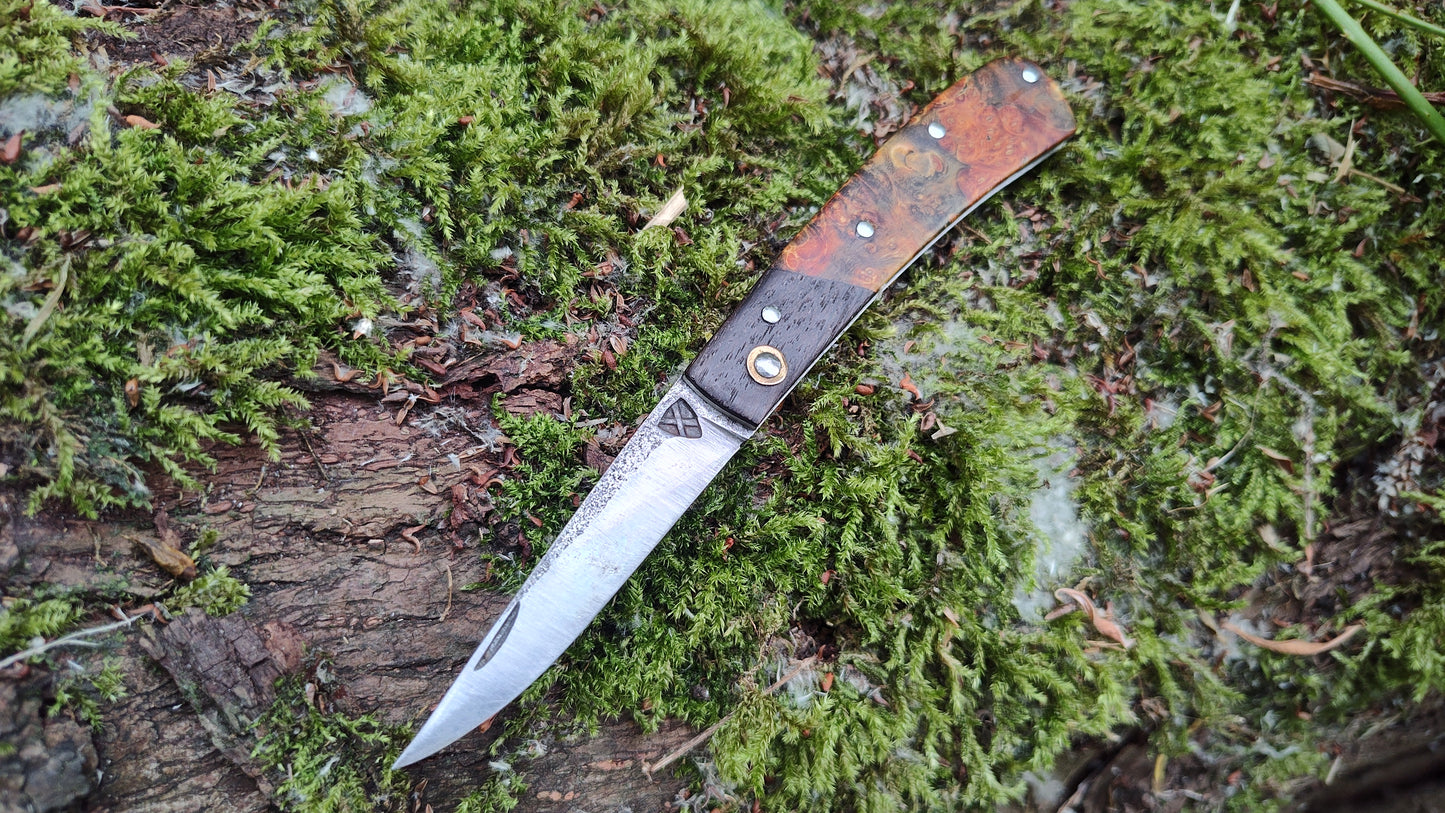 Hand-forged Slipjoint / Slimline Gentleman's pocket Knife / Sheffcut Carbon Steel blade with Box Elder Burl (Stabilized) Scales and Bog Oak bolsters / UK Legal Pocketknife