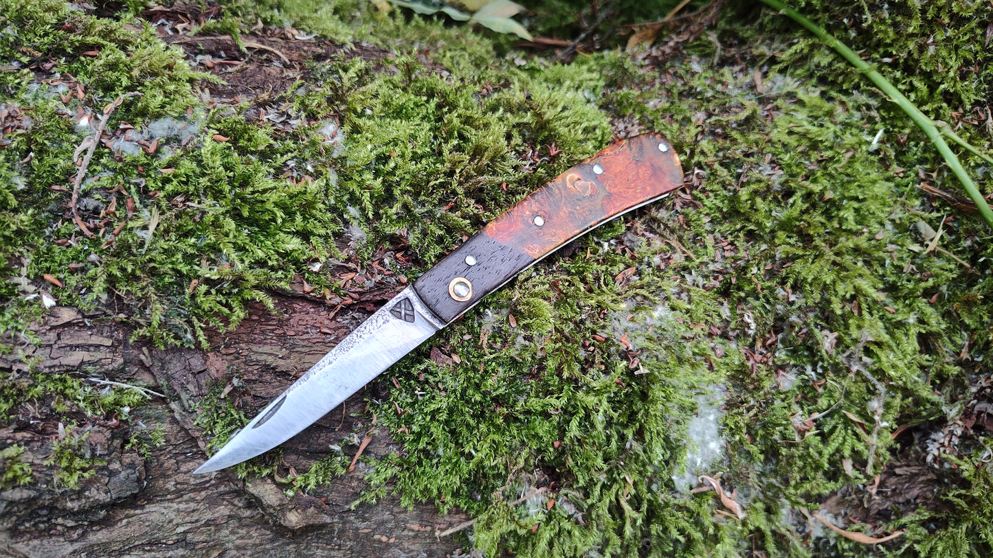 Hand-forged Slipjoint / Slimline Gentleman's pocket Knife / Sheffcut Carbon Steel blade with Box Elder Burl (Stabilized) Scales and Bog Oak bolsters / UK Legal Pocketknife