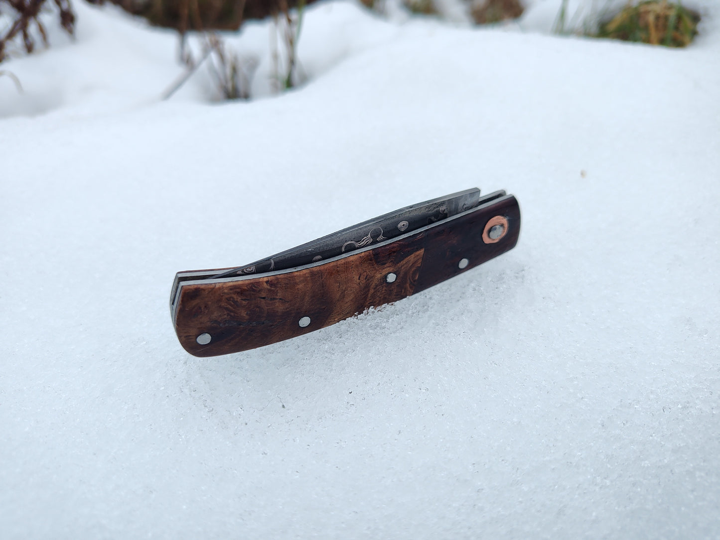 Hand-forged Slipjoint / Raindrop Copper Damascus Blade / Stainless Steel Liners, Bog Yew bolsters & Oak Burl Scales / UK Legal Pocket Knife