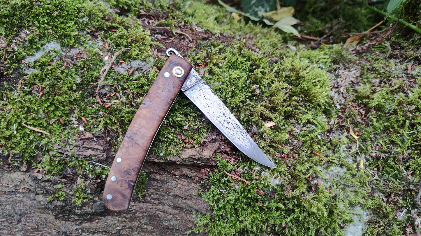 Hand-forged Friction Folder / Pattern-Welded San Mai blade with Oak Burl Scales / UK Legal Pocketknife