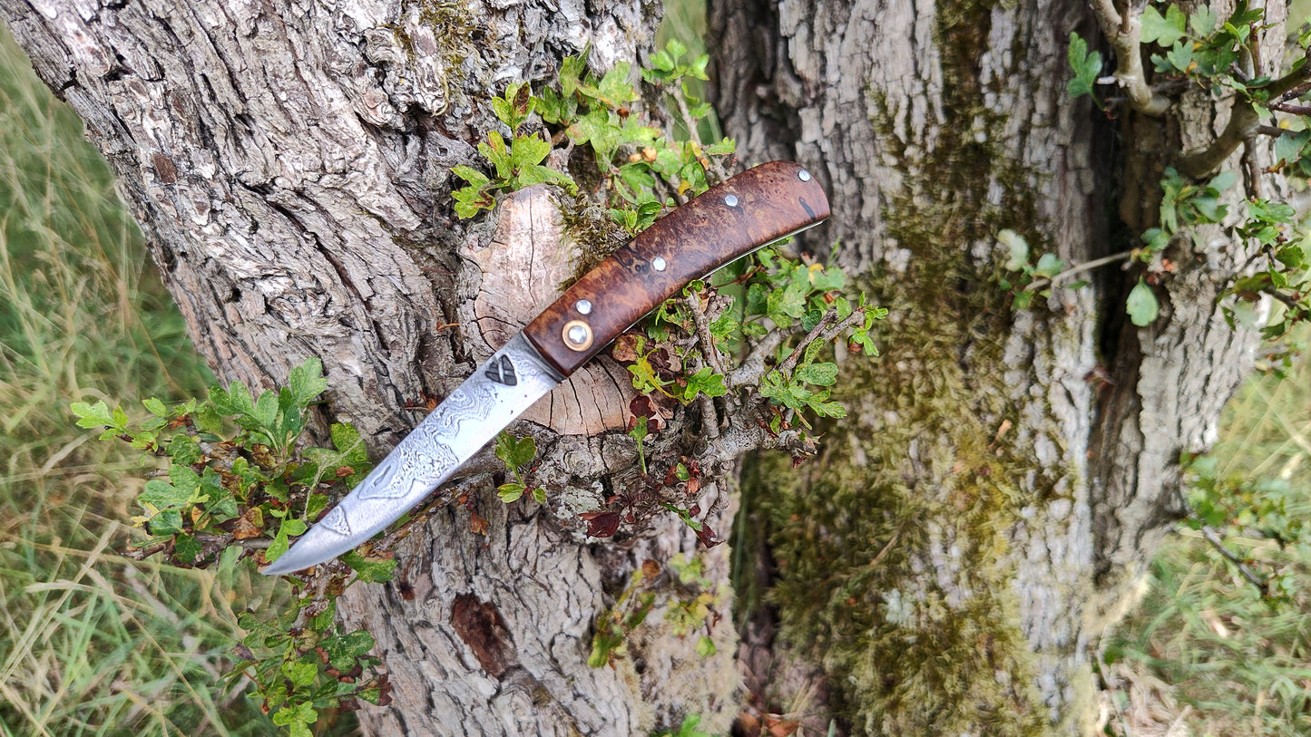 Hand-forged Folding Knife / Pattern-welded blade / Ash Burl Scales / Non-locking UK Legal Carry