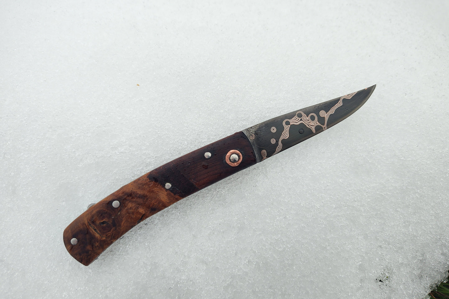 Hand-forged Slipjoint / Raindrop Copper Damascus Blade / Stainless Steel Liners, Bog Yew bolsters & Oak Burl Scales / UK Legal Pocket Knife