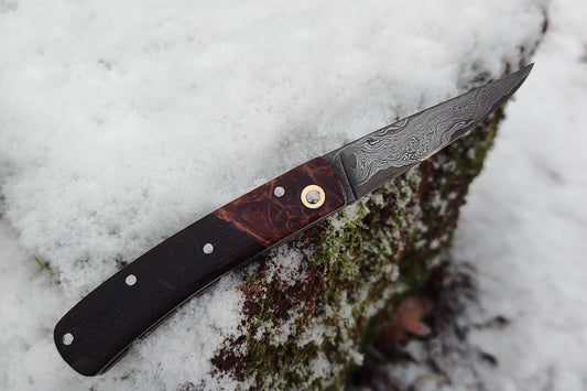 Hand-forged Slipjoint / Pattern-Welded San Mai blade with Maple Burl & Bog Oak (Stabilized) Scales / UK Legal Pocketknife